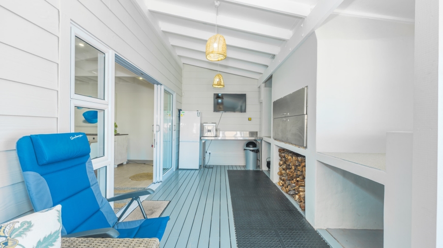 4 Bedroom Property for Sale in Struisbaai Western Cape